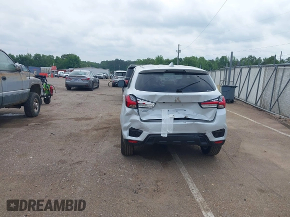 2024 Mitsubishi Outlander S z VIN JA4ARUAU8RU026106, wystawiony jako IAAI lot #42261854 z przebiegiem 5 439 mil mil oraz . Historia ofert i sprzedaży dostępna na DreamBid. Obrazek 17.