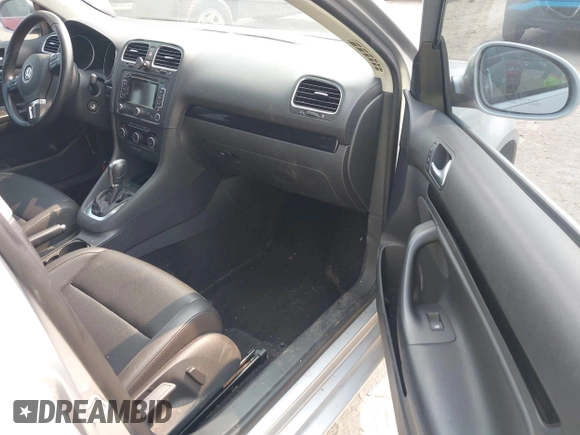 2014 Volkswagen Jetta TDI w/Sunroof & Nav z VIN 3VWPL7AJ3EM618503, wystawiony jako IAAI lot #42352147 z przebiegiem 94 341 mil mil oraz . Historia ofert i sprzedaży dostępna na DreamBid. Obrazek 5.