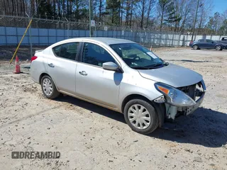 2019 Nissan Versa SV z VIN 3N1CN7AP4KL878414, wystawiony jako IAAI lot #41676660 z przebiegiem 77 984 mil mil oraz . Historia ofert i sprzedaży dostępna na DreamBid. Obrazek 1.