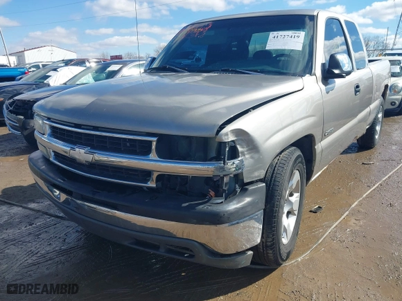 2000 Chevrolet Silverado 1500 LS with VIN 1GCEC19T9YZ220406, listed as a IAAI auction lot 41727419 with 185,131 mi miles. Bid and sale history available at carsss.com. Image 17.