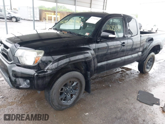 2015 Toyota Tacoma z VIN 5TFUX4EN8FX034499, wystawiony jako IAAI lot #42254201 z przebiegiem 177 756 mil mil oraz . Historia ofert i sprzedaży dostępna na DreamBid. Obrazek 2.