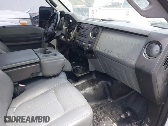 2011 Ford Super Duty F-250 SRW XL with VIN 1FT7W2A68BEB42288, listed as a IAAI auction lot 42021193 with 262,801 mi miles. Bid and sale history available at carsss.com. Image 5.