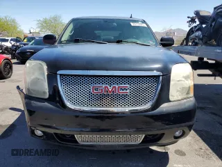 2009 GMC Yukon Denali z VIN 1GKFC03269R208864, wystawiony jako Copart lot #56246825 z przebiegiem 140 111 mil mil oraz Czysty tytuł • Clean title. Historia ofert i sprzedaży dostępna na DreamBid. Obrazek 5.
