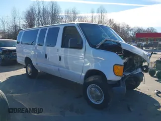 2003 Ford Econoline Passenger XL with VIN 1FBSS31L93HA92717, listed as a IAAI auction lot 41680953 with 104,065 mi miles. Bid and sale history available at carsss.com. Image 1.