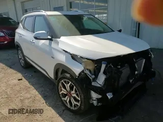 2021 Kia Seltos SX z VIN KNDETCA23M7082933, wystawiony jako Copart lot #49069285 z przebiegiem 31 655 mil mil oraz Szkoda całkowita • Salvage title. Historia ofert i sprzedaży dostępna na DreamBid. Obrazek 12.