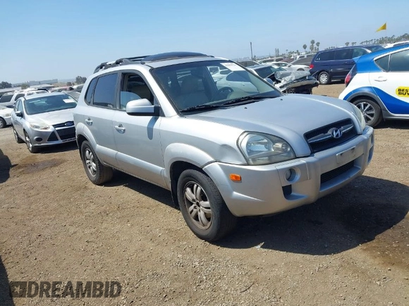 2007 Hyundai Tucson SE with VIN KM8JN12D07U632975, listed as a IAAI auction lot 42099734 with 154,320 mi miles. Bid and sale history available at carsss.com. Image 1.