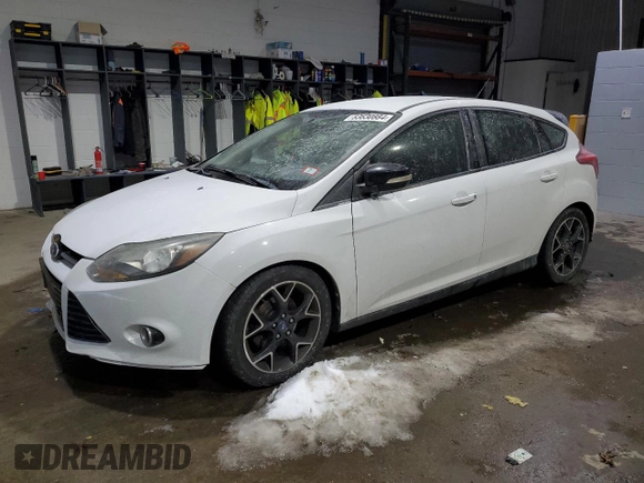 2014 Ford Focus SE with VIN 1FADP3K24EL125303, listed as a Copart auction lot 43498485 with 107,665 mi miles and Non Repairable. Bid and sale history available at carsss.com. Image 1.