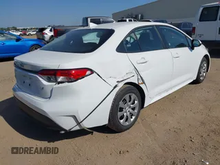 2025 Toyota Corolla LE z VIN 5YFB4MDE2SP274691, wystawiony jako IAAI lot #42017890 z przebiegiem 2 738 mil mil oraz . Historia ofert i sprzedaży dostępna na DreamBid. Obrazek 4.