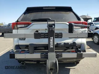 2023 Toyota RAV4 XSE z VIN JTMEB3FVXPD124056, wystawiony jako Copart lot #63228265 z przebiegiem 6 239 mil mil oraz Szkoda całkowita • Salvage title. Historia ofert i sprzedaży dostępna na DreamBid. Obrazek 6.