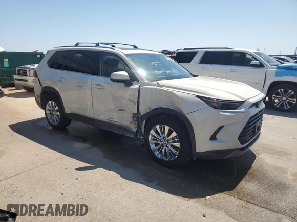 2024 Toyota Highlander XLE with VIN 5TDAAAB53RS028837, listed as a Copart auction lot 52251485 with 31,040 mi miles and Salvage title. Bid and sale history available at DreamBid. Image 4.