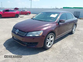 2013 Volkswagen Passat SEL Premium z VIN 1VWCN7A31DC096741, wystawiony jako IAAI lot #42412946 z przebiegiem Nie podano mil oraz . Historia ofert i sprzedaży dostępna na DreamBid. Obrazek 2.