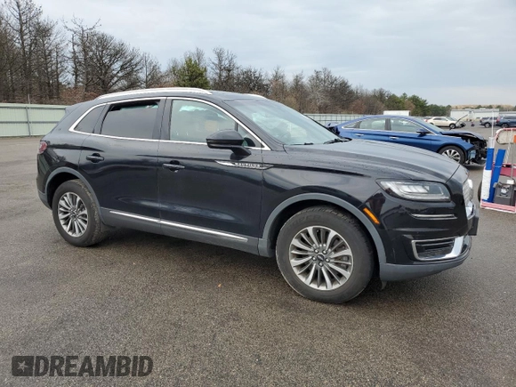 2019 Lincoln Nautilus Select z VIN 2LMPJ8K98KBL46353, wystawiony jako Copart lot #52502315 z przebiegiem 61 947 mil mil oraz Szkoda całkowita • Salvage title. Historia ofert i sprzedaży dostępna na DreamBid. Obrazek 4.