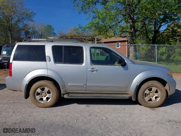2006 Nissan Pathfinder SE with VIN 5N1AR18W06C625090, listed as a IAAI auction lot 42033313 with 263,131 mi miles. Bid and sale history available at carsss.com. Image 13.