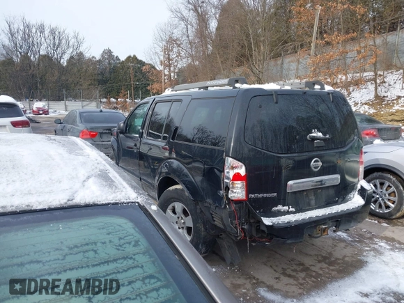 2005 Nissan Pathfinder SE with VIN 5N1AR18U85C756782, listed as a IAAI auction lot 41278886 with 209,555 mi miles. Bid and sale history available at carsss.com. Image 3.