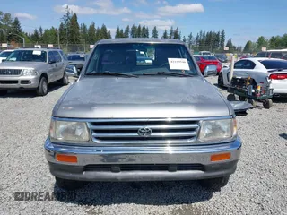 1993 Toyota T100 z VIN JT4VD20CXP0005278, wystawiony jako IAAI lot #42159540 z przebiegiem 110 334 mil mil oraz . Historia ofert i sprzedaży dostępna na DreamBid. Obrazek 12.