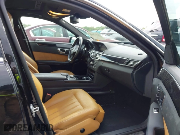 2010 Mercedes-Benz E 550 Luxury z VIN WDDHF7CB5AA069047, wystawiony jako IAAI lot #42111552 z przebiegiem 126 214 mil mil oraz . Historia ofert i sprzedaży dostępna na DreamBid. Obrazek 5.