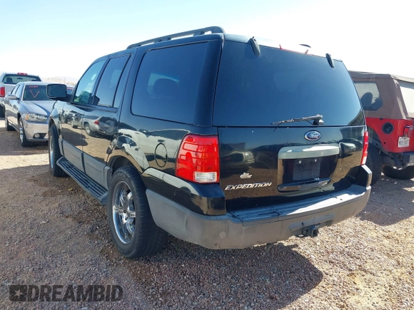 2006 Ford Expedition XLS with VIN 1FMPU13516LA28019, listed as a IAAI auction lot 41314147 with 220,636 mi miles. Bid and sale history available at carsss.com. Image 3.