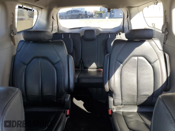 2018 Chrysler Pacifica Touring L Plus z VIN 2C4RC1EG7JR261627, wystawiony jako Copart lot #46944335 z przebiegiem 97 491 mil mil oraz Szkody całkowita. Historia ofert i sprzedaży dostępna na DreamBid. Obrazek 10.