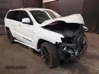 2020 Jeep Grand Cherokee Altitude z VIN 1C4RJFAGXLC111399, wystawiony jako IAAI lot #42133325 z przebiegiem 46 928 mil mil oraz . Historia ofert i sprzedaży dostępna na DreamBid. Obrazek 1.
