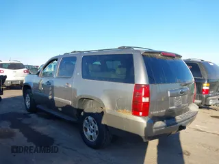 2008 Chevrolet Suburban LTZ with VIN 1GNFK16368R164170, listed as a IAAI auction lot 41620722 with 278,634 mi miles. Bid and sale history available at carsss.com. Image 3.