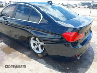 2015 BMW 3 Series 328i z VIN WBA3C1C58FK117742, wystawiony jako IAAI lot #42225843 z przebiegiem 92 583 mil mil oraz . Historia ofert i sprzedaży dostępna na DreamBid. Obrazek 18.