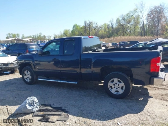 2011 Chevrolet Silverado 1500 LT with VIN 1GCRCSE04BZ376640, listed as a IAAI auction lot 41989430 with 199,355 mi miles. Bid and sale history available at carsss.com. Image 15.