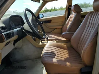 1984 Mercedes-Benz 300 SD with VIN WDBCB20A0EA082551, listed as a Copart auction lot 54059855 with 169,704 mi miles and Clean Title. Bid and sale history available at DreamBid. Image 7.