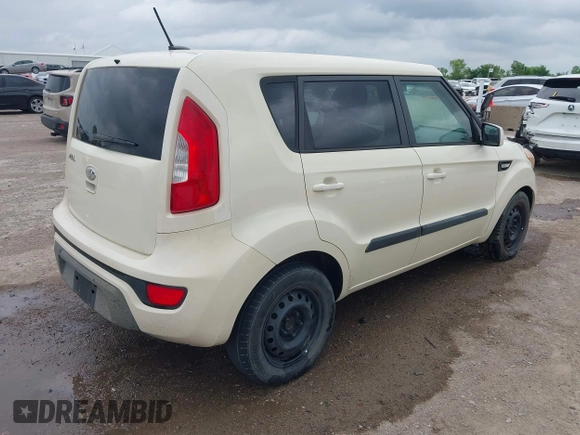 2013 Kia Soul with VIN KNDJT2A50D7559417, listed as a IAAI auction lot 42153196 with 152,119 mi miles. Bid and sale history available at carsss.com. Image 4.