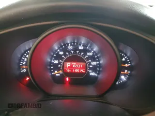 2016 Kia Soul + z VIN KNDJP3A53G7336013, wystawiony jako Copart lot #56074685 z przebiegiem 119 514 mil mil oraz Szkoda całkowita • Salvage title. Historia ofert i sprzedaży dostępna na DreamBid. Obrazek 9.