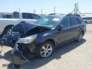 2013 Subaru Outback 2.5i Premium with VIN 4S4BRCBC4D3304021, listed as a IAAI auction lot 42014907 with 183,189 mi miles. Bid and sale history available at carsss.com. Image 17.
