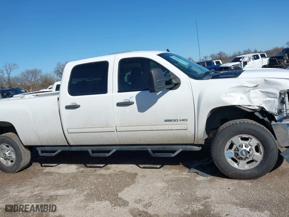 2011 Chevrolet Silverado 2500HD LT with VIN 1GC1CXCG8BF259669, listed as a IAAI auction lot 41710636 with 214,170 mi miles. Bid and sale history available at carsss.com. Image 14.