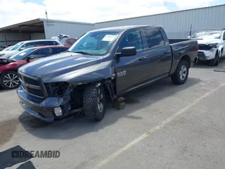 2018 Ram 1500 Express z VIN 1C6RR6KT7JS350875, wystawiony jako IAAI lot #42259123 z przebiegiem 138 116 mil mil oraz . Historia ofert i sprzedaży dostępna na DreamBid. Obrazek 2.