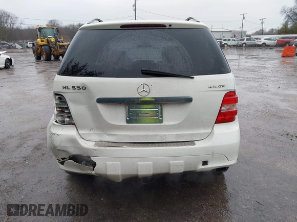 2008 Mercedes-Benz M 550 with VIN 4JGBB72E28A321236, listed as a IAAI auction lot 41720074 with 193,503 mi miles and . Bid and sale history available at carsss.com. Image 16.