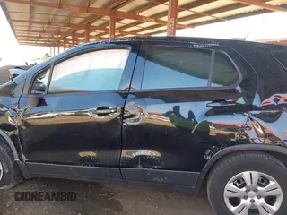 2018 Chevrolet Trax LS with VIN 3GNCJKSB0JL334237, listed as a IAAI auction lot 41992791 with 121,521 mi miles. Bid and sale history available at carsss.com. Image 15.