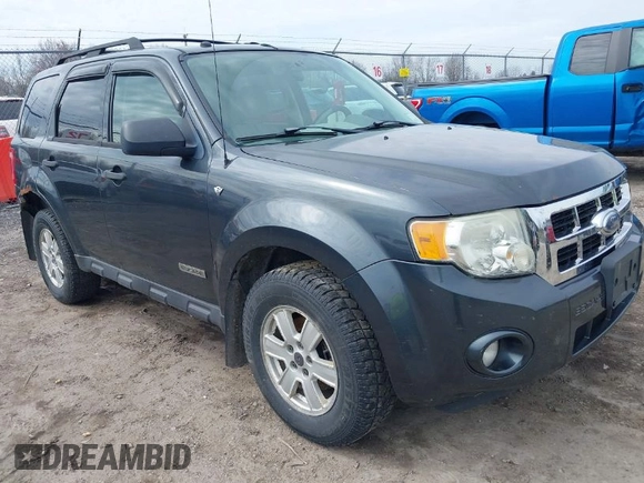 2008 Ford Escape XLT with VIN 1FMCU93118KA95738, listed as a IAAI auction lot 42051010 with 191,112 mi miles. Bid and sale history available at carsss.com. Image 1.