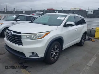 2016 Toyota Highlander XLE z VIN 5TDKKRFH0GS159225, wystawiony jako IAAI lot #42188784 z przebiegiem Nie podano mil oraz . Historia ofert i sprzedaży dostępna na DreamBid. Obrazek 2.
