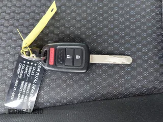 2019 Honda Fit LX z VIN 3HGGK5H43KM727020, wystawiony jako IAAI lot #42372741 z przebiegiem 56 000 mil mil oraz . Historia ofert i sprzedaży dostępna na DreamBid. Obrazek 11.