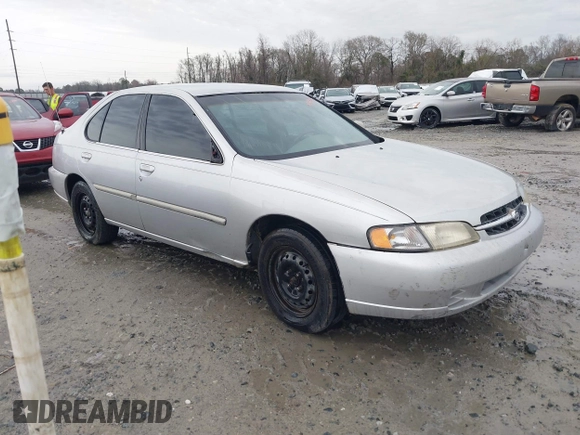 1999 Nissan Altima XE with VIN 1N4DL01D5XC180276, listed as a IAAI auction lot 41584645 with 248,376 mi miles. Bid and sale history available at carsss.com. Image 1.