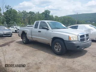 2007 Dodge Dakota ST with VIN 1D7HW22K67S128243, listed as a IAAI auction lot 42833689 with 155,360 mi miles and . Bid and sale history available at DreamBid. Image 1.