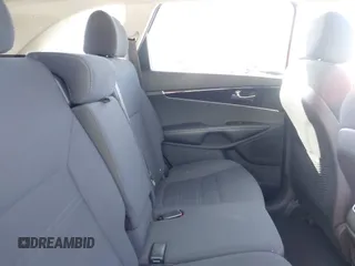 2018 Kia Sorento LX V6 with VIN 5XYPGDA50JG423071, listed as a IAAI auction lot 41275965 with 87,264 mi miles. Bid and sale history available at carsss.com. Image 8.