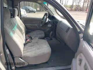 2004 Toyota Tacoma z VIN 5TENL42N14Z431935, wystawiony jako IAAI lot #41944428 z przebiegiem 308 072 mil mil oraz . Historia ofert i sprzedaży dostępna na DreamBid. Obrazek 5.