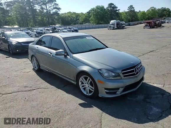 2014 Mercedes-Benz C 250 Sport z VIN WDDGF4HB8EA942721, wystawiony jako Copart lot #52629855 z przebiegiem 151 421 mil mil oraz Szkoda całkowita • Salvage title. Historia ofert i sprzedaży dostępna na DreamBid. Obrazek 13.