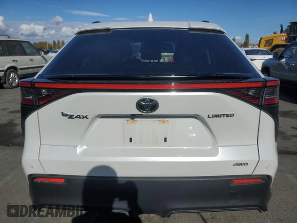 2023 Subaru Solterra Premium z VIN JTMABABA9PA005731, wystawiony jako Copart lot #76620934 z przebiegiem 18 081 mil mil oraz Szkoda całkowita • Salvage title. Historia ofert i sprzedaży dostępna na DreamBid. Obrazek 6.
