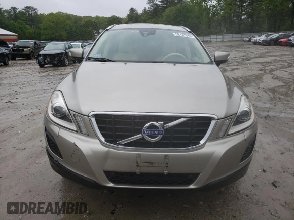 2013 Volvo XC60 3.2L z VIN YV4940DZ3D2451757, wystawiony jako Copart lot #58147575 z przebiegiem 86 021 mil mil oraz Czysty tytuł • Clean title. Historia ofert i sprzedaży dostępna na DreamBid. Obrazek 5.