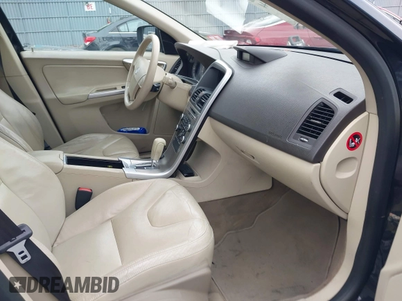 2010 Volvo XC60 3.0T with VIN YV4992DZ8A2084640, listed as a IAAI auction lot 42021744 with 175,618 mi miles. Bid and sale history available at carsss.com. Image 5.