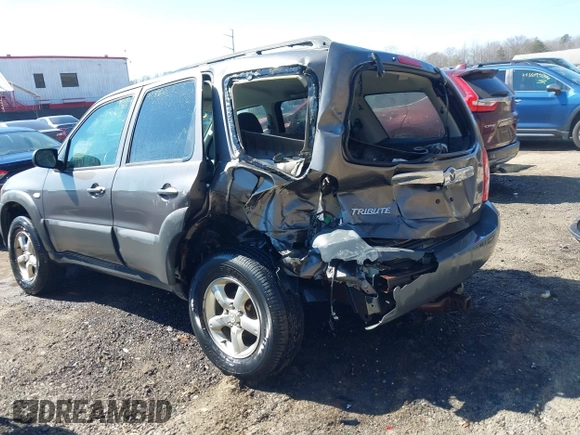 2006 Mazda Tribute i with VIN 4F2YZ92Z16KM25216, listed as a IAAI auction lot 41664006 with 228,222 mi miles and . Bid and sale history available at carsss.com. Image 3.