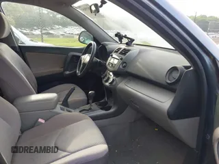 2006 Toyota RAV4 with VIN JTMZK33VX66002306, listed as a IAAI auction lot 42075057 with 271,662 mi miles. Bid and sale history available at carsss.com. Image 5.