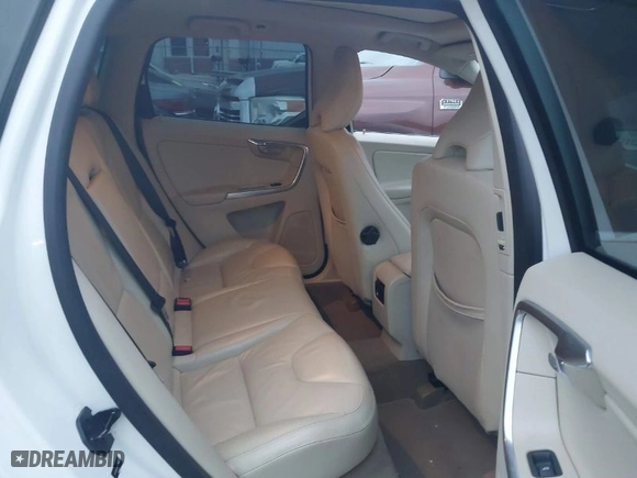 2012 Volvo XC60 3.2L with VIN YV4952DL4C2305502, listed as a IAAI auction lot 41933334 with 146,746 mi miles. Bid and sale history available at carsss.com. Image 8.