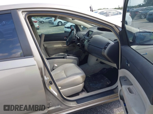 2008 Toyota Prius with VIN JTDKB20U883360029, listed as a IAAI auction lot 42022955 with 200,776 mi miles. Bid and sale history available at carsss.com. Image 5.