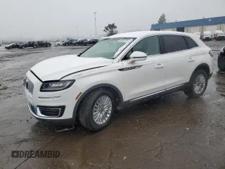 2019 Lincoln Nautilus Standard z VIN 2LMPJ8J98KBL67558, wystawiony jako Copart lot #83061294 z przebiegiem 31 773 mil mil oraz Szkoda całkowita • Salvage title. Historia ofert i sprzedaży dostępna na DreamBid. Obrazek 1.